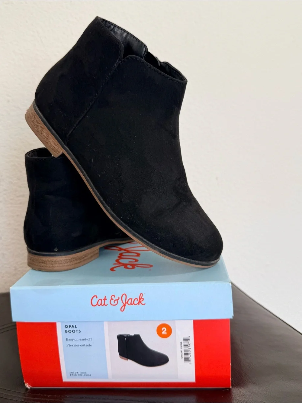 Cat & Jack Opal Girls Ankle Boots size 2